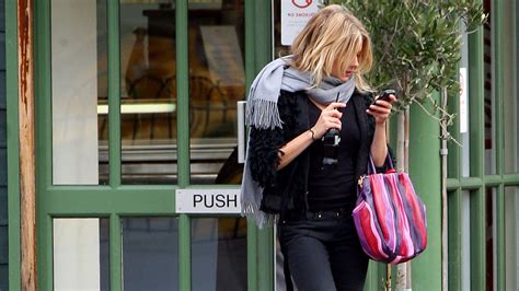 Throwback Thursday: Sienna Miller Carrying the 